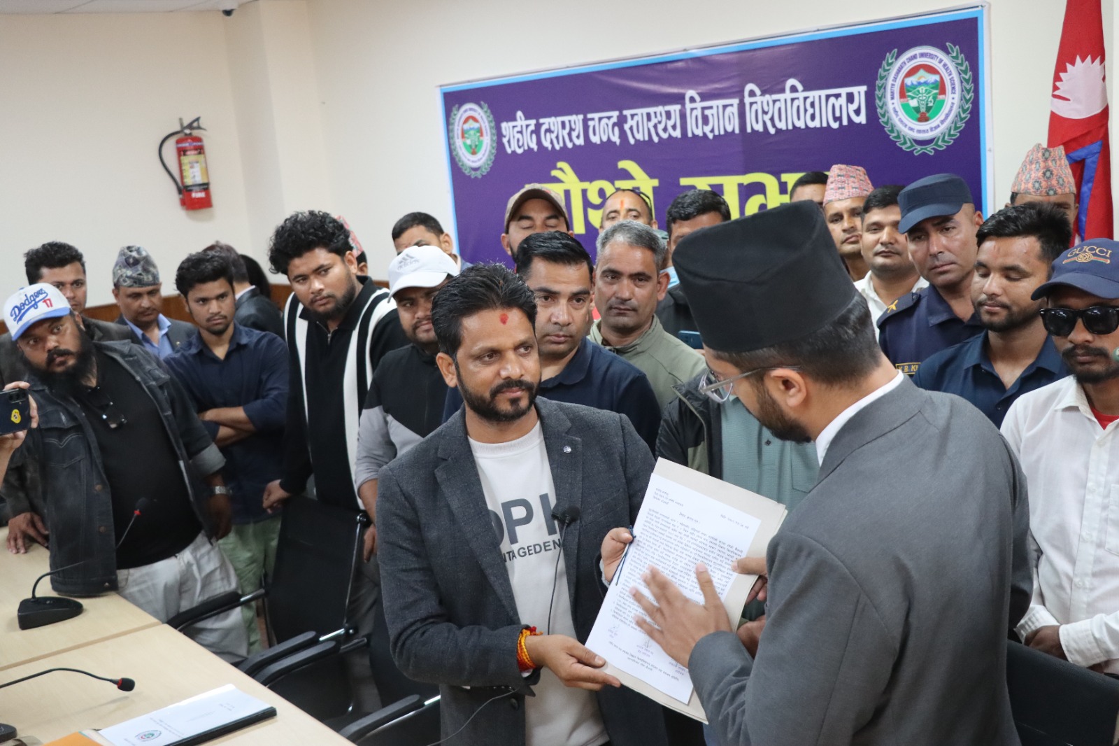 शिक्षामन्त्रीलाई बुझायो ६ बुँदे माग सहितको ज्ञापन पत्र