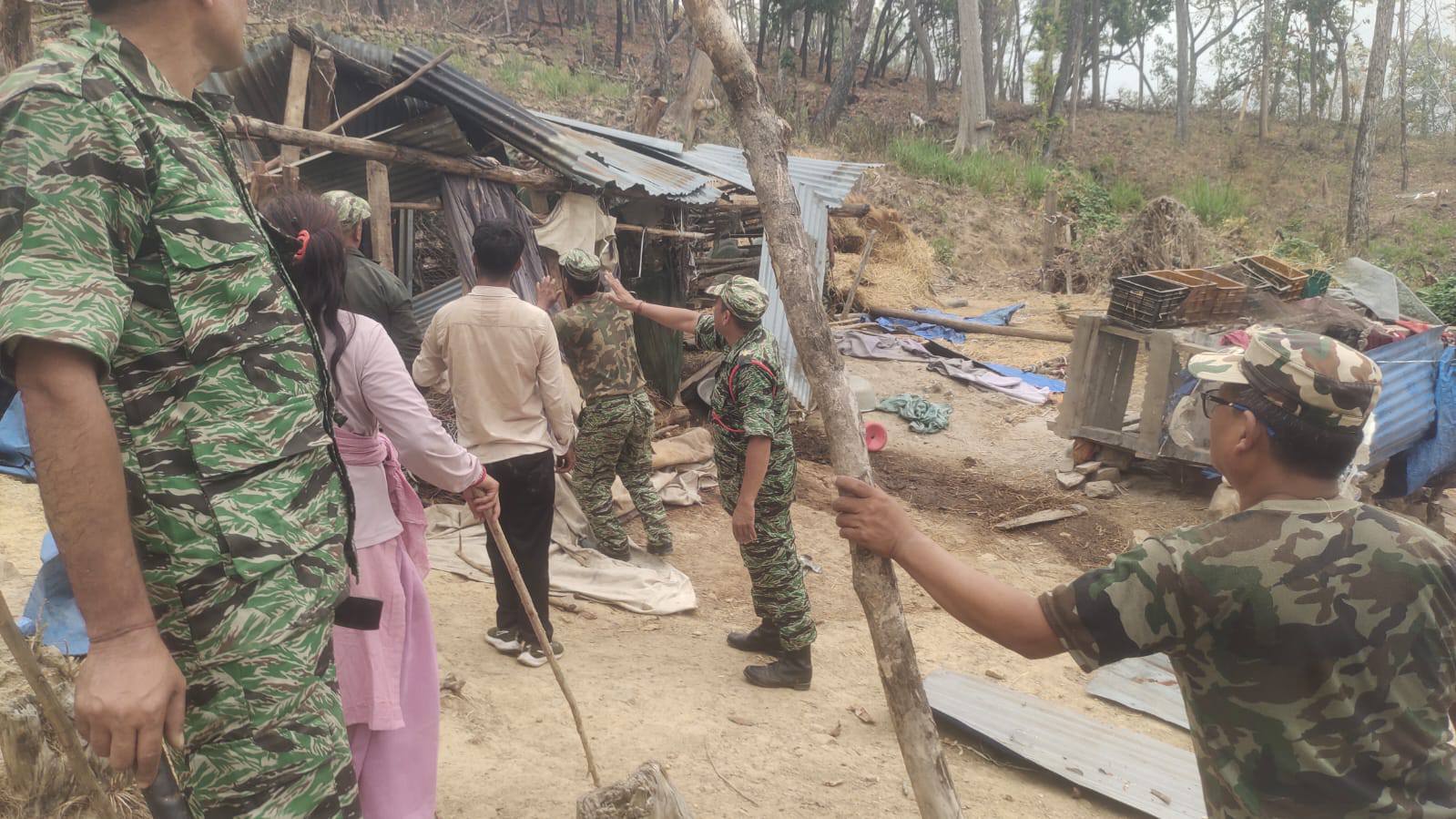 गोदावरीमा सामुदायिक वनमा अतिक्रमण हटाउने अभियान सुरु